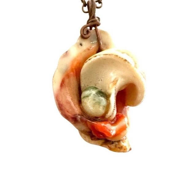 Shell pendant necklace - Picture 7 of 8
